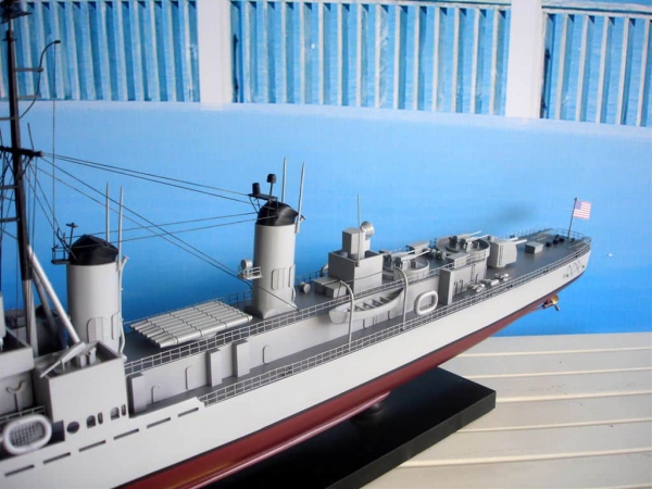MÔ HÌNH THUYỀN CHIẾN USS HARRY E.HUBBARD